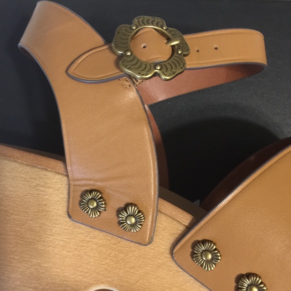 Coach Platform Leather Sandals - Picture 4 of 8